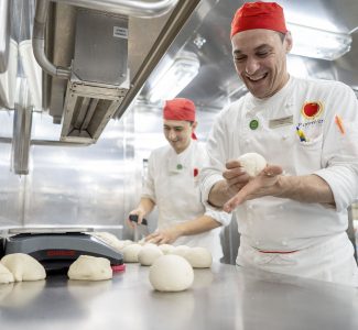 Foto Come diventare pasticceri di bordo con Costa Crociere